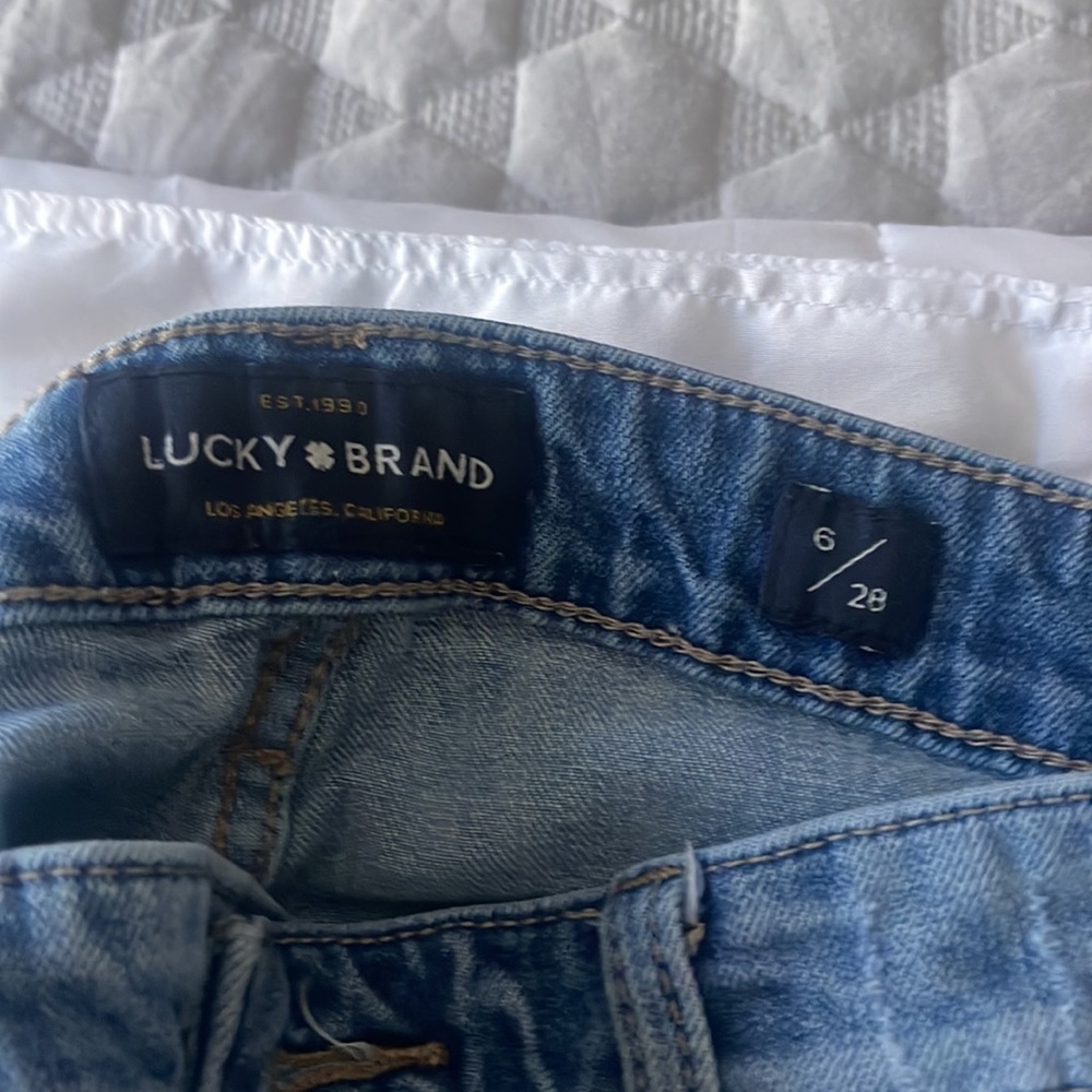 Lucky Jeans - Picture 5 of 6